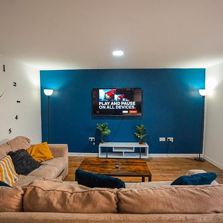 Private And Spacious 2 Bedroom House - Free Parking! Кардіфф Екстер'єр фото