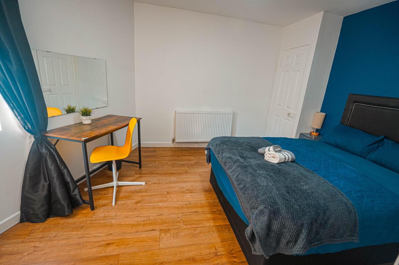 Private And Spacious 2 Bedroom House - Free Parking! Кардіфф Екстер'єр фото