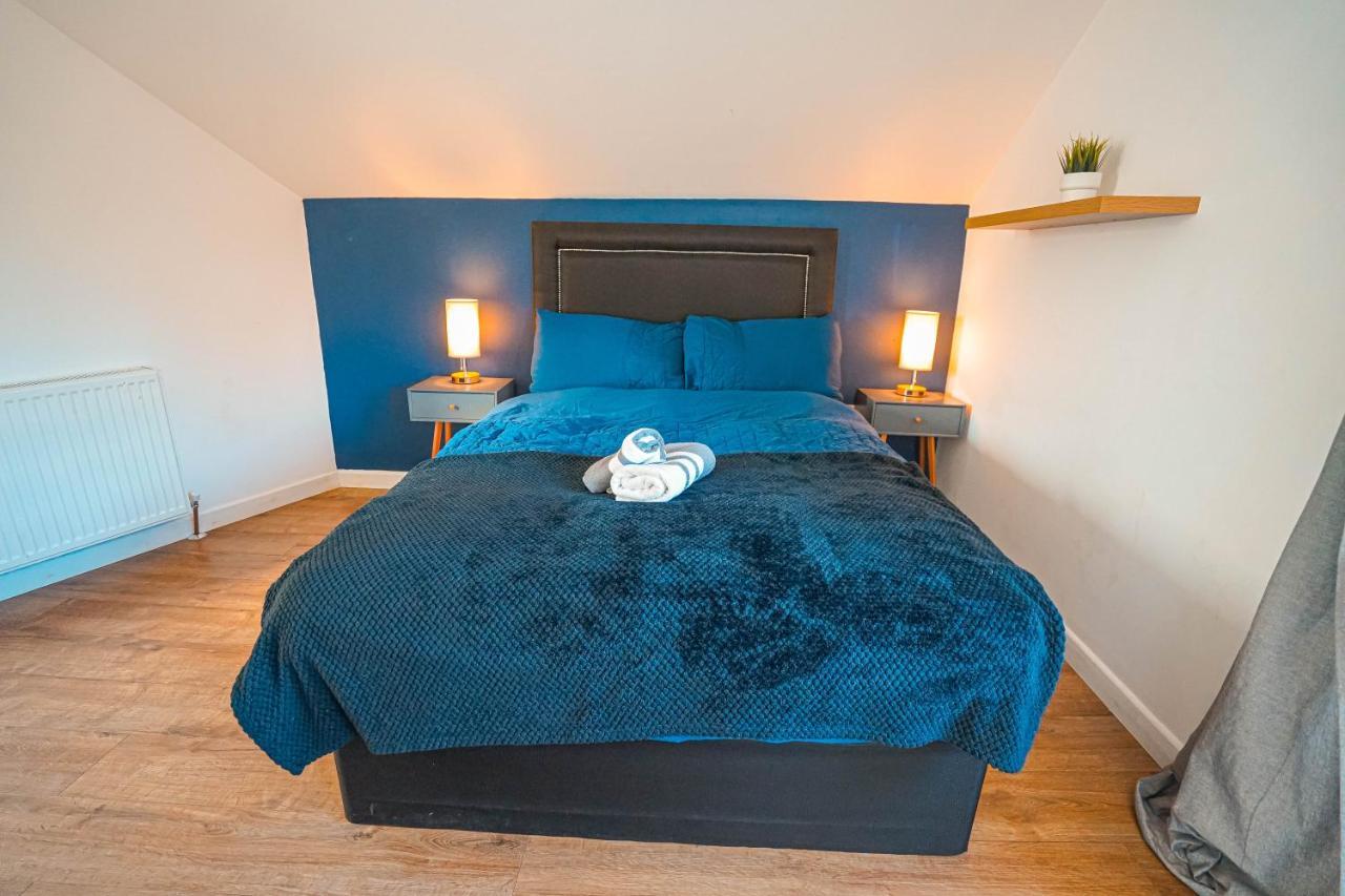 Private And Spacious 2 Bedroom House - Free Parking! Кардіфф Екстер'єр фото