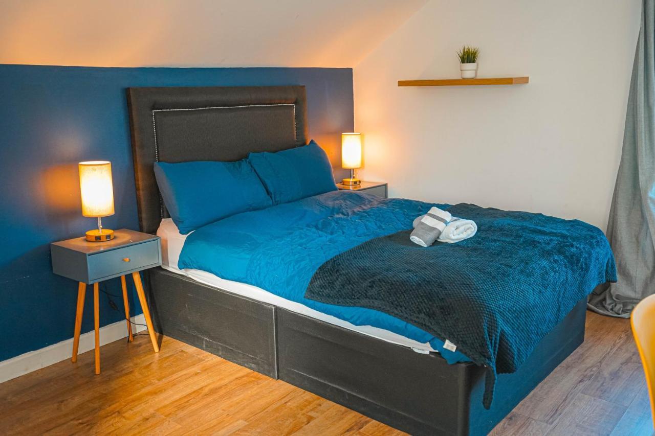 Private And Spacious 2 Bedroom House - Free Parking! Кардіфф Екстер'єр фото